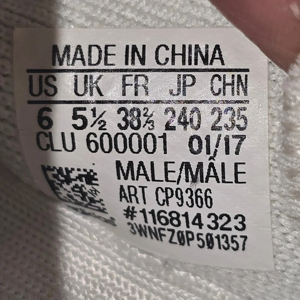 Adidas Yeezy Boost 350 V2 Cream/ triple White CP9366 Sneakers Mens Size 6